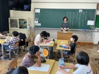 メモを取っている様子