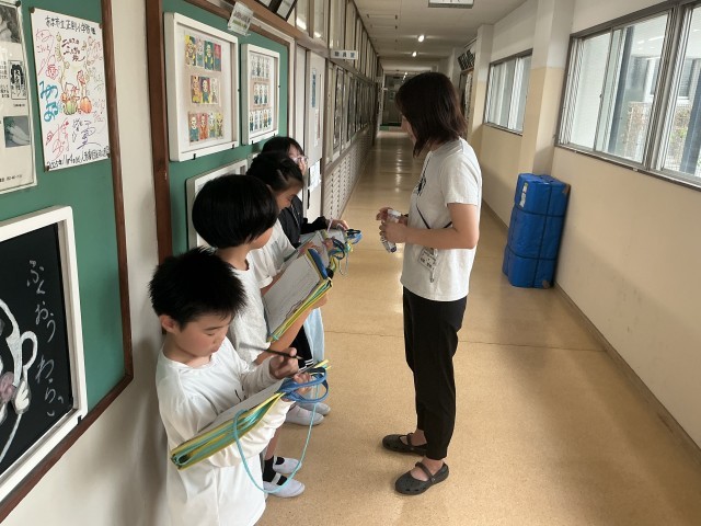 メモを取っている様子
