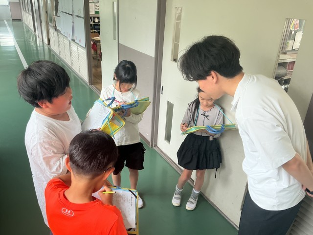 メモを取っている様子
